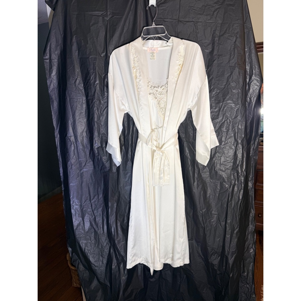 Amelia's Women Ivory Satin Robe and Nightgown 2 Piece Set Lace Trim Size S P